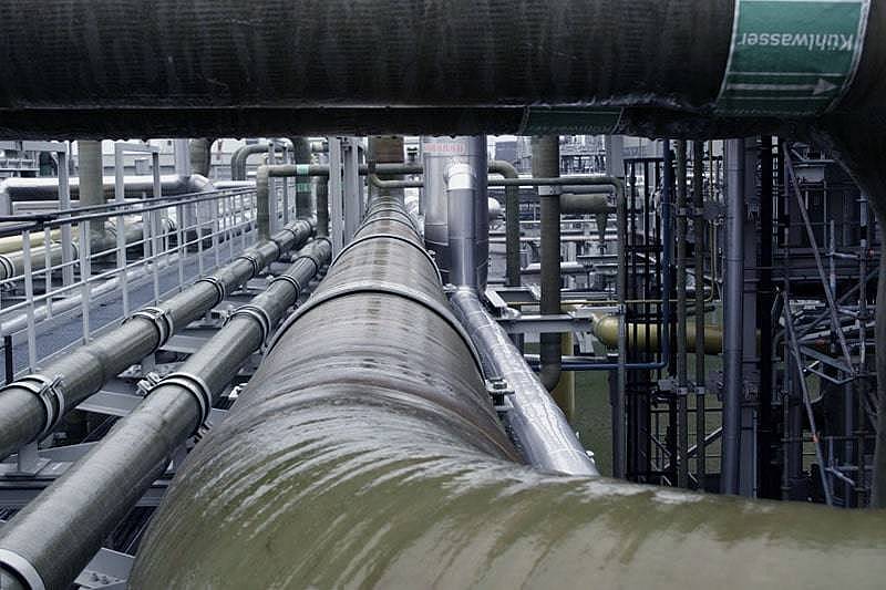 Rohrleitungssysteme aus KERAVERIN PTFE/GFK in der chemischen Industrie