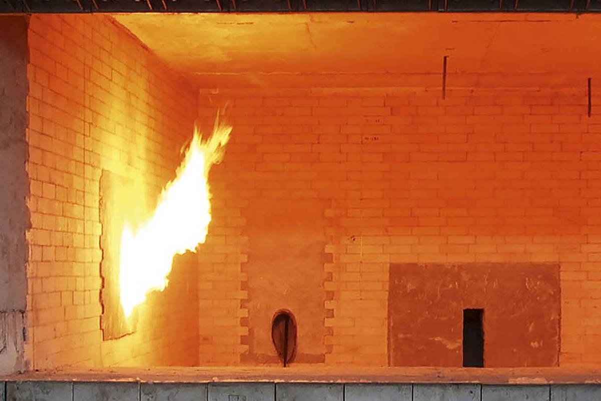 Feuerfeste Auskleidung in einem Aluminium-Schmelzofen