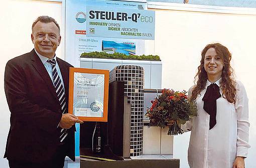 Verleihung des Innovation Award 2018 für Steuler-Q7eco an Steuler Pool Linings auf der Interbad